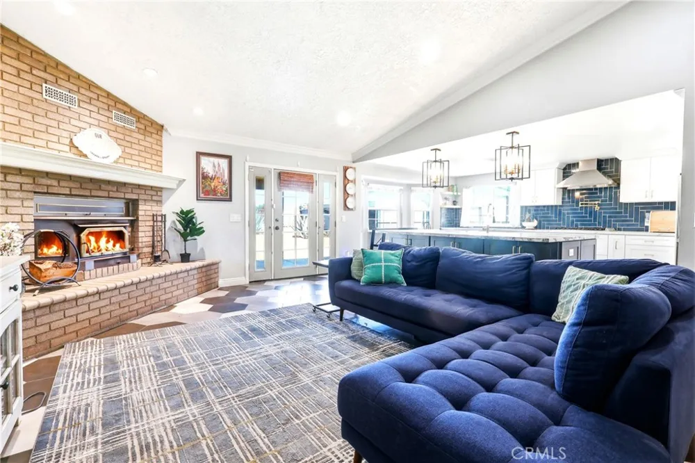 6738 Tamarisk Avenue Hesperia, CA 92344