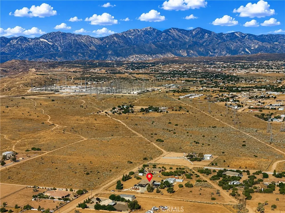 6738 Tamarisk Avenue Hesperia, CA 92344