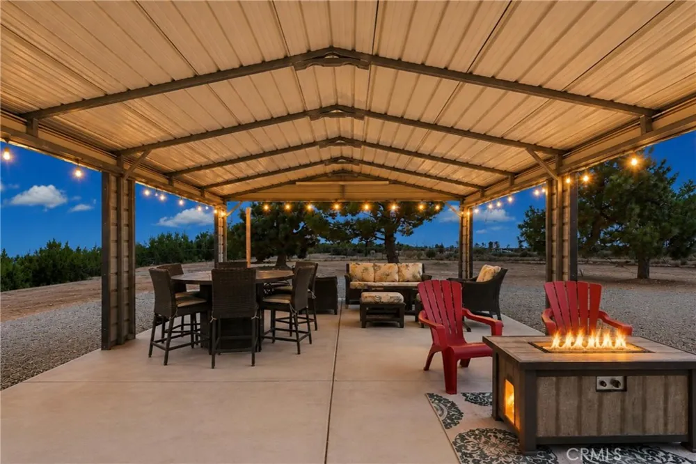 6738 Tamarisk Avenue Hesperia, CA 92344