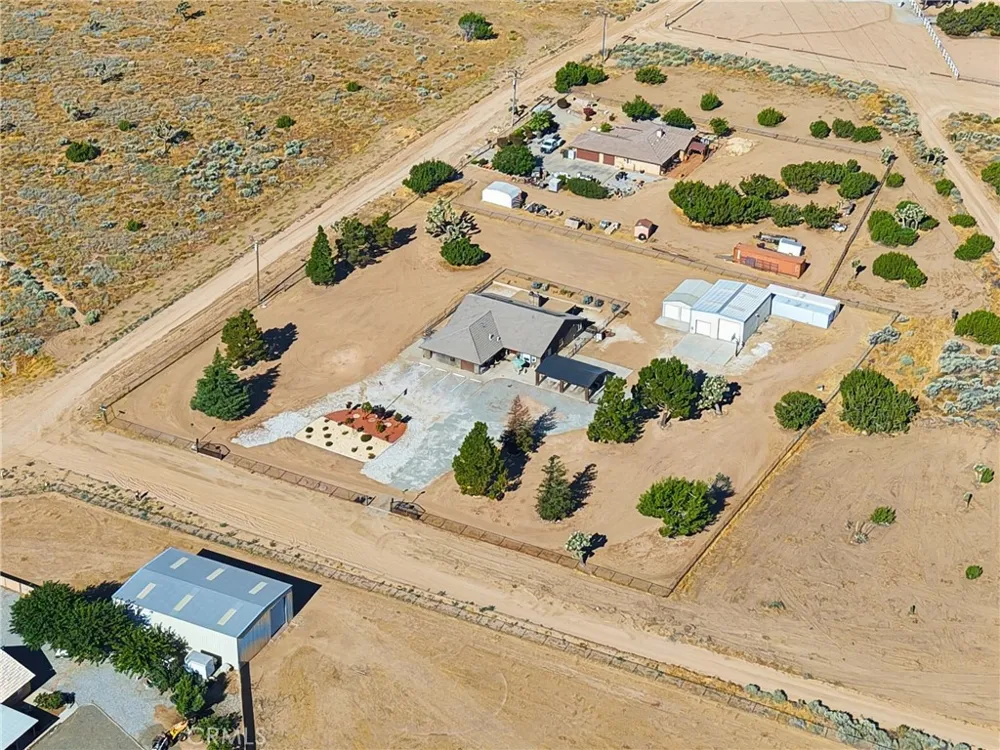 6738 Tamarisk Avenue Hesperia, CA 92344