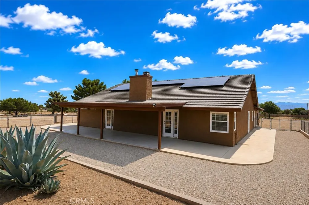 6738 Tamarisk Avenue Hesperia, CA 92344