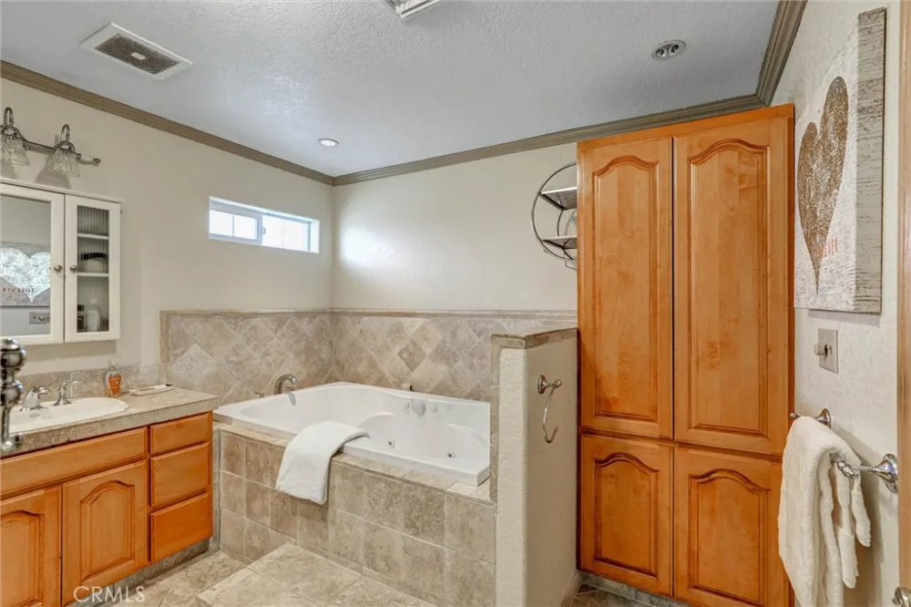 19603 Enslow Carson, CA 90746