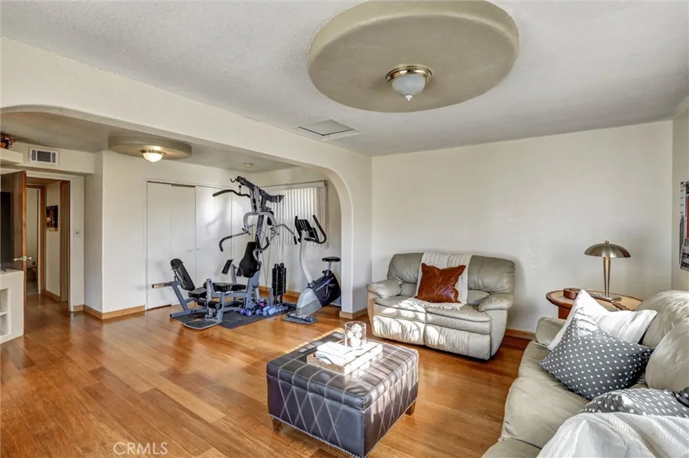 19603 Enslow Carson, CA 90746