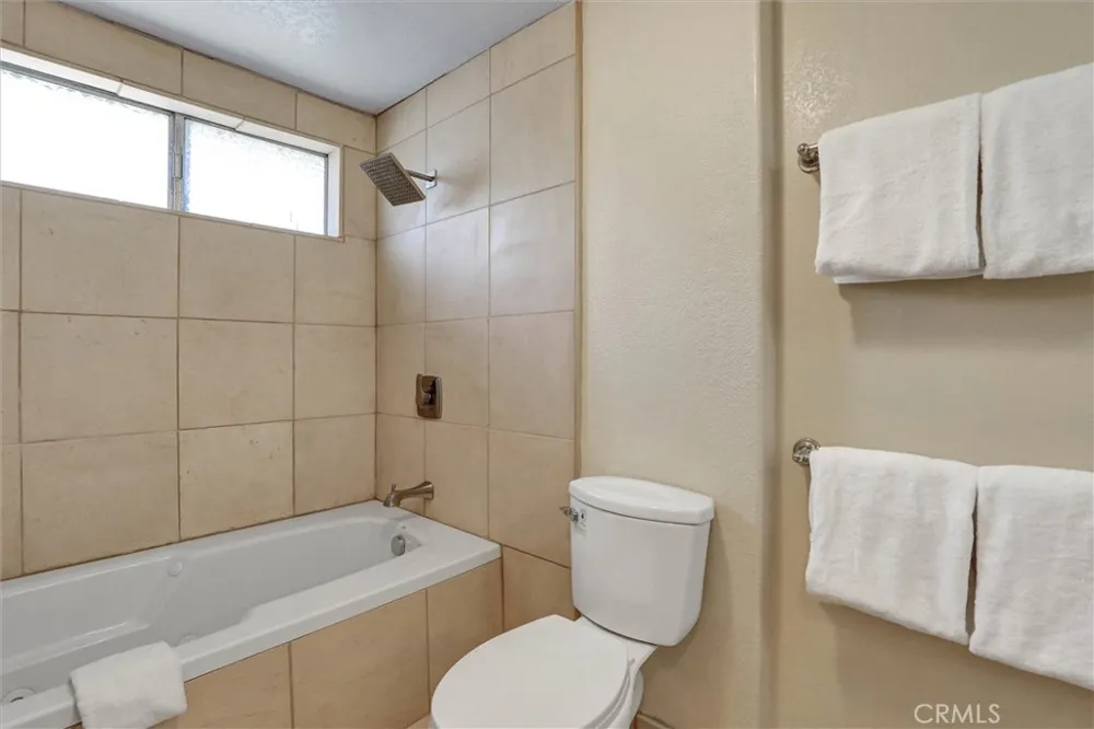 19603 Enslow Carson, CA 90746