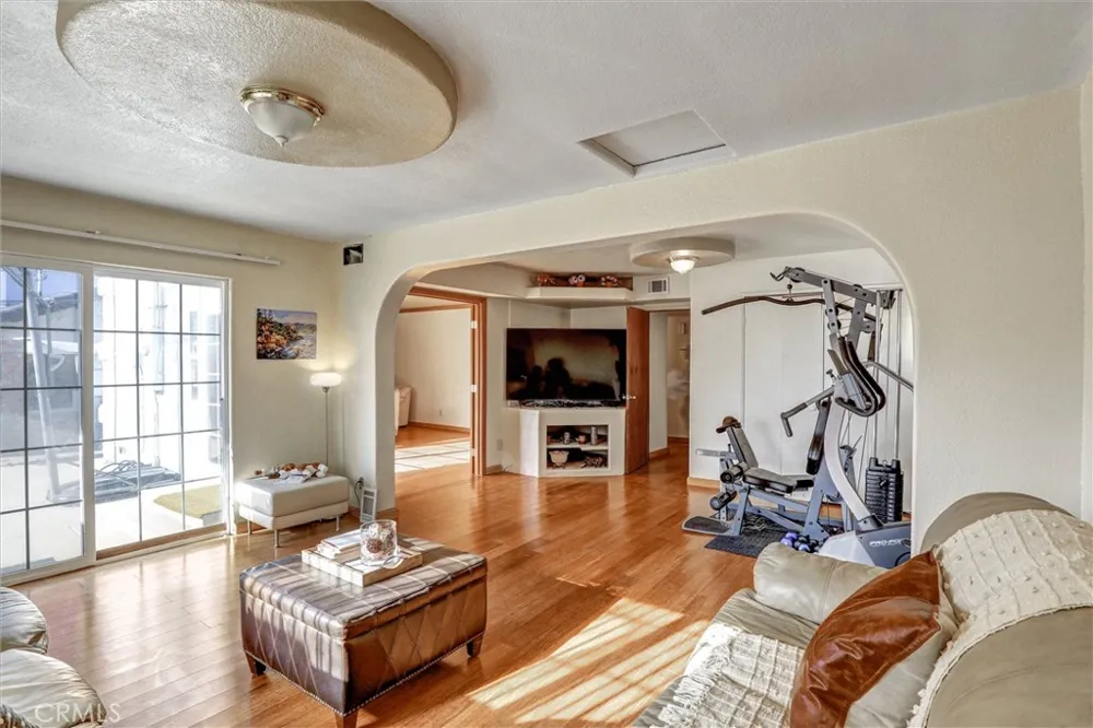 19603 Enslow Carson, CA 90746
