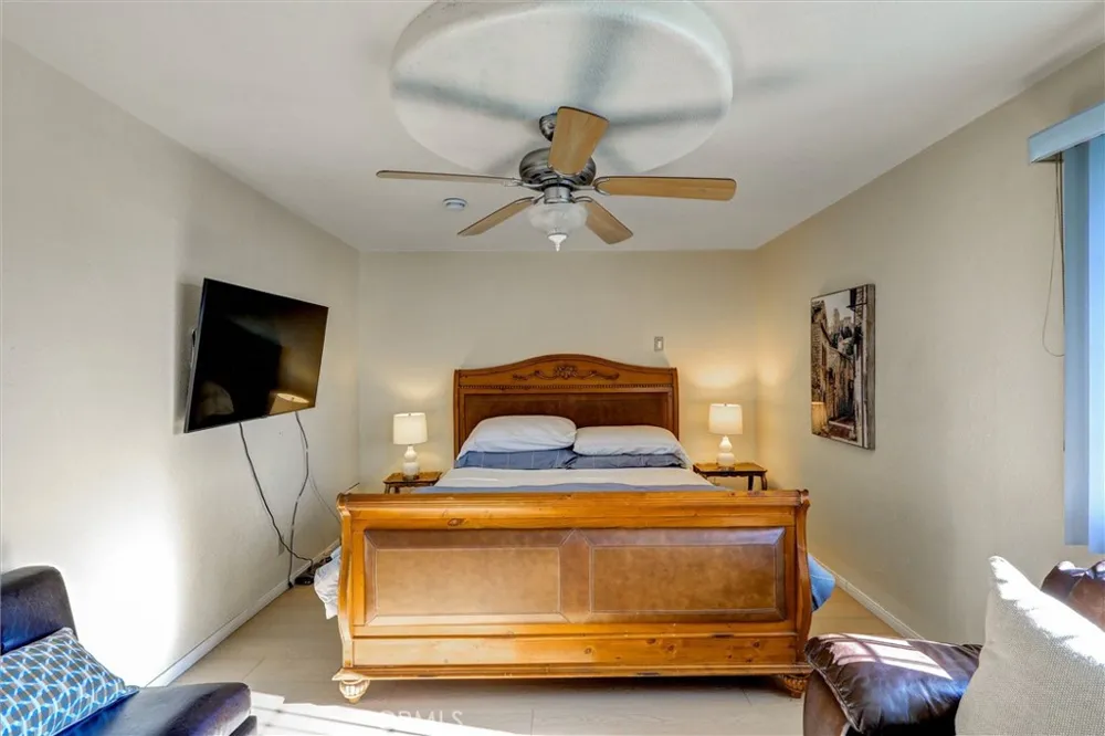 19603 Enslow Carson, CA 90746