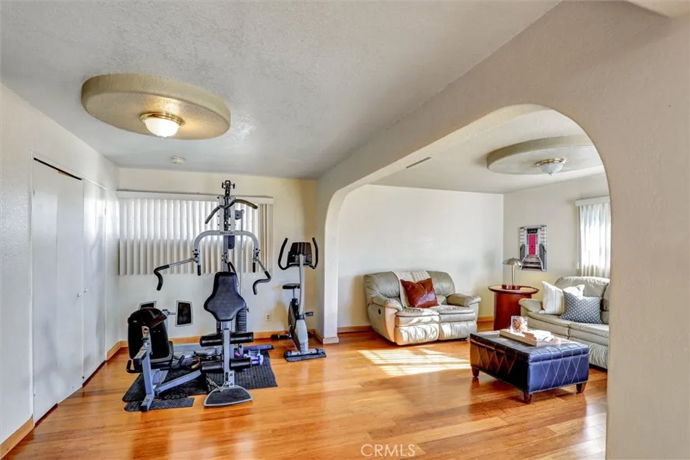 19603 Enslow Carson, CA 90746