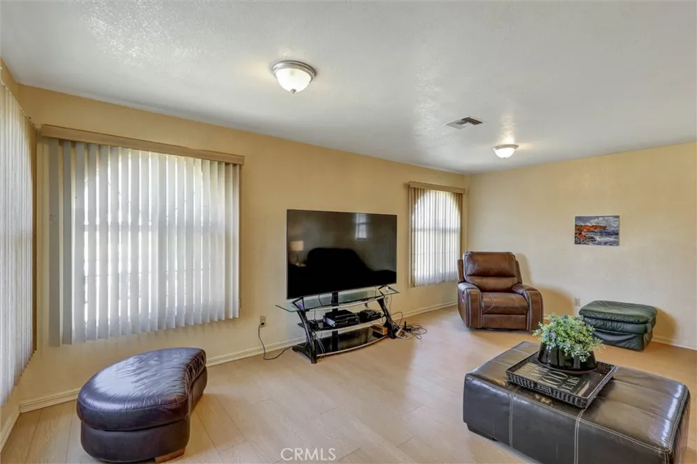 19603 Enslow Carson, CA 90746