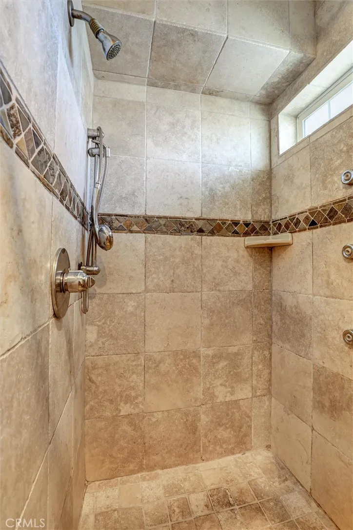 19603 Enslow Carson, CA 90746