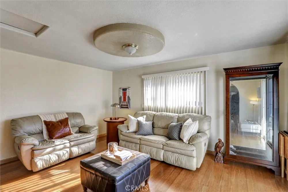 19603 Enslow Carson, CA 90746