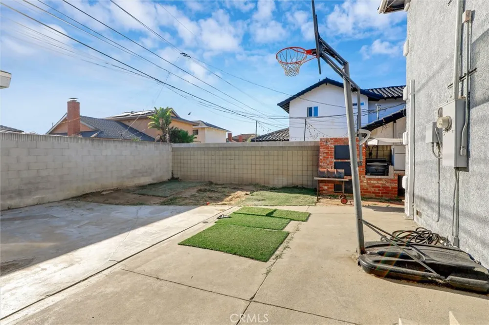 19603 Enslow Carson, CA 90746