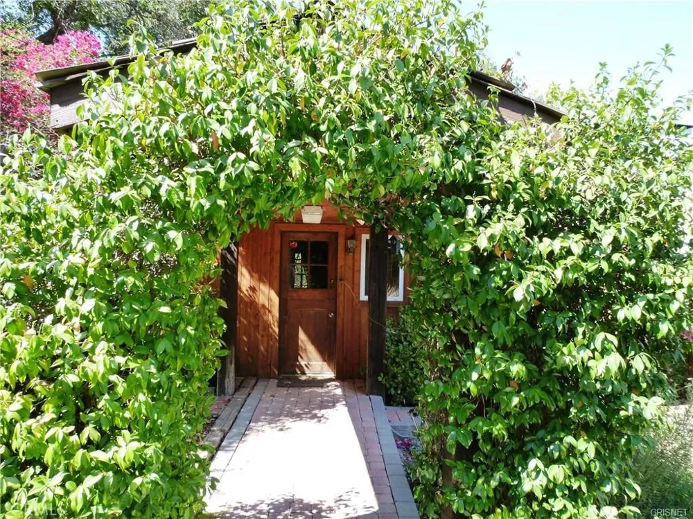 456 S Skyline Drive Thousand Oaks, CA 91361