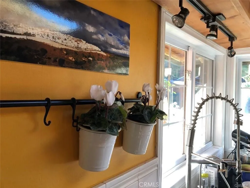 456 S Skyline Drive Thousand Oaks, CA 91361