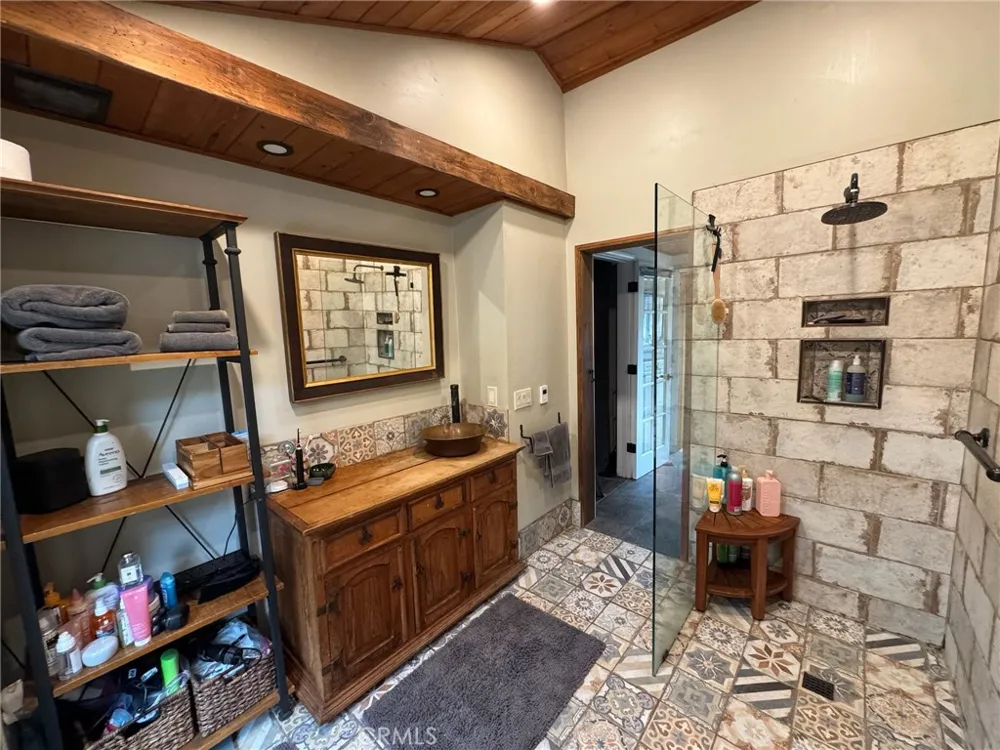 456 S Skyline Drive Thousand Oaks, CA 91361