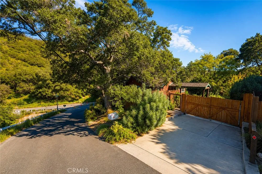 456 S Skyline Drive Thousand Oaks, CA 91361