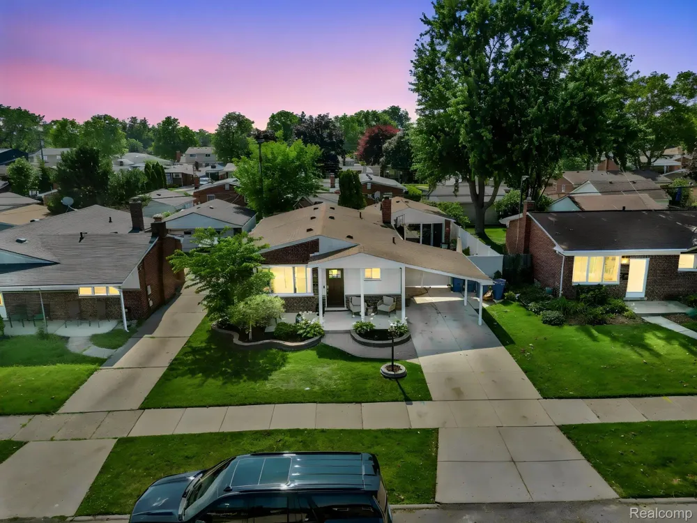 6151 Coolidge Street Dearborn Heights City, MI 48127