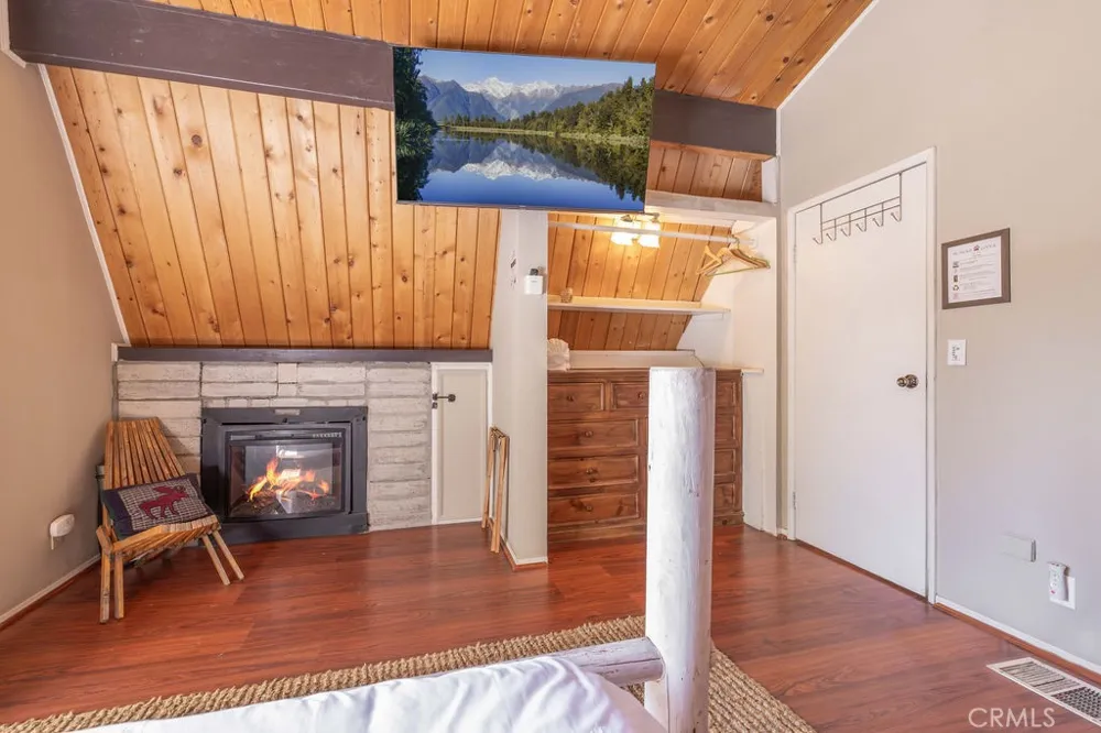 42598 Alta Vista Avenue Big Bear Lake, CA 92315