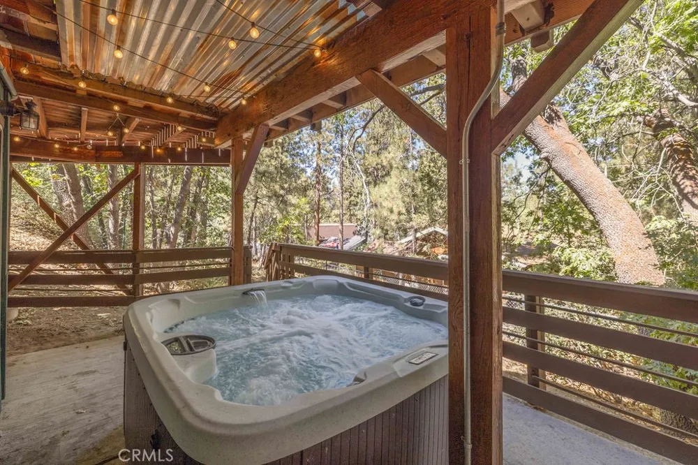 42598 Alta Vista Avenue Big Bear Lake, CA 92315