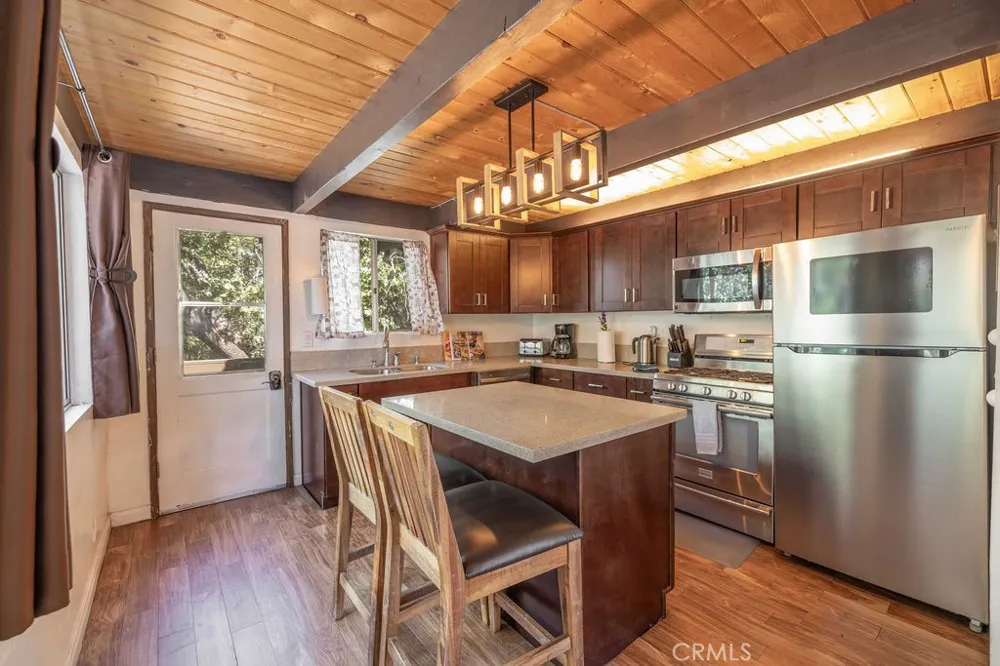 42598 Alta Vista Avenue Big Bear Lake, CA 92315