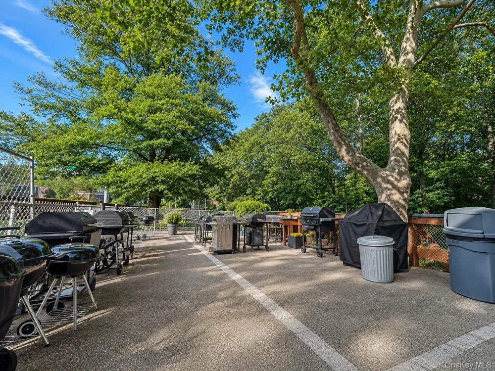226-26 Union Turnpike #1F Oakland Gardens, NY 11364