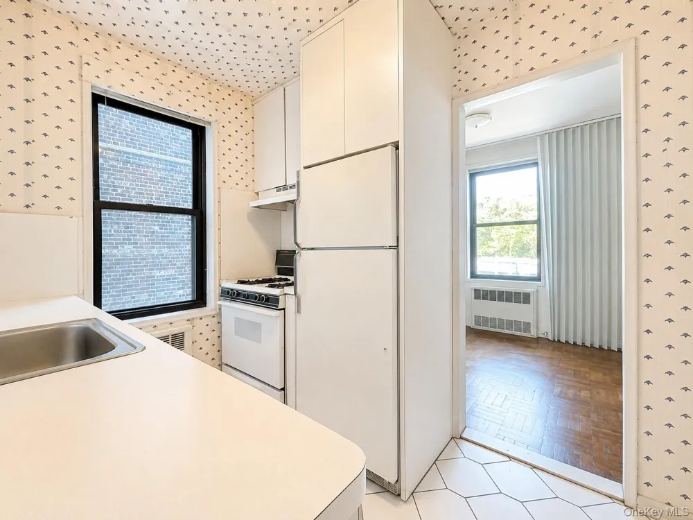 226-26 Union Turnpike #1F Oakland Gardens, NY 11364