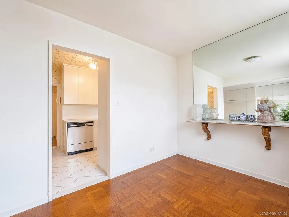 226-26 Union Turnpike #1F Oakland Gardens, NY 11364