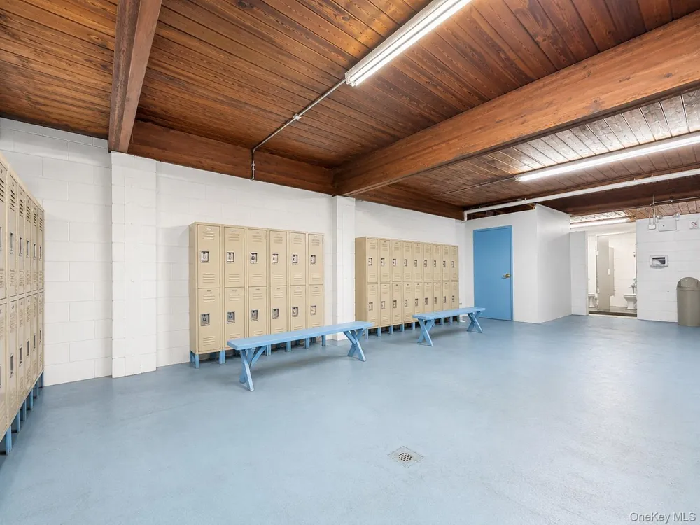 226-26 Union Turnpike #1F Oakland Gardens, NY 11364