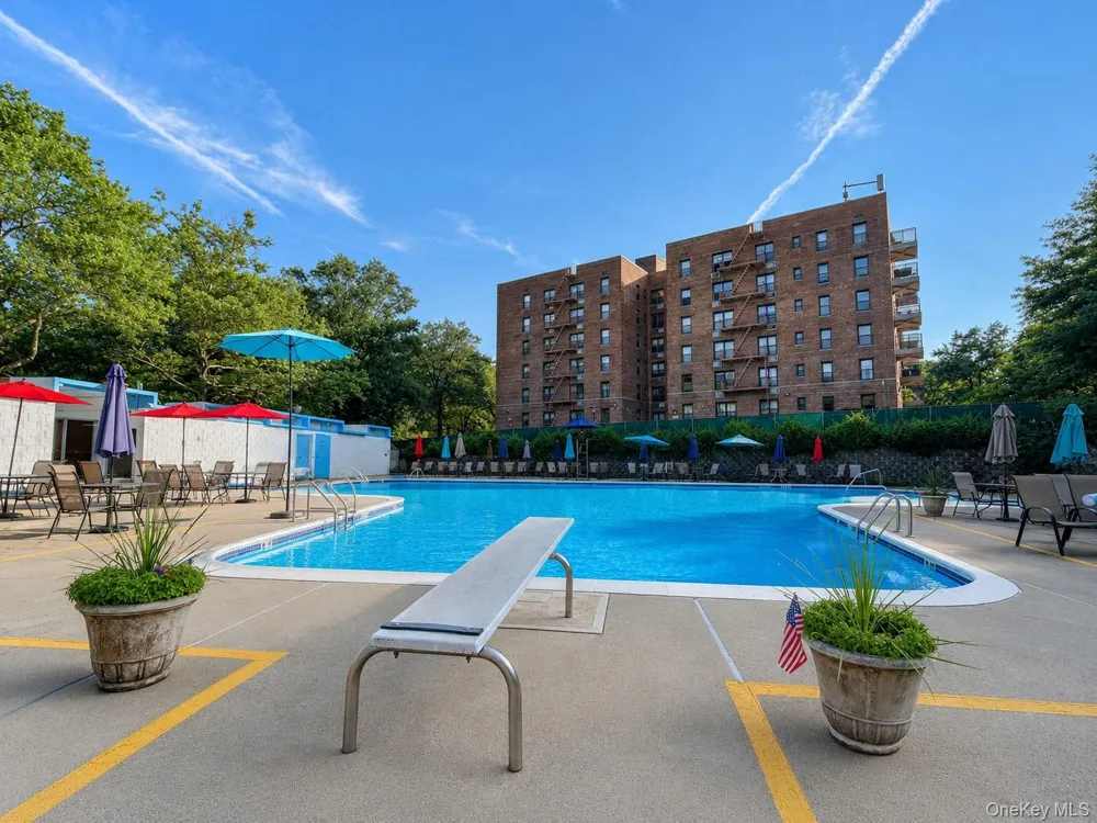 226-26 Union Turnpike #1F Oakland Gardens, NY 11364