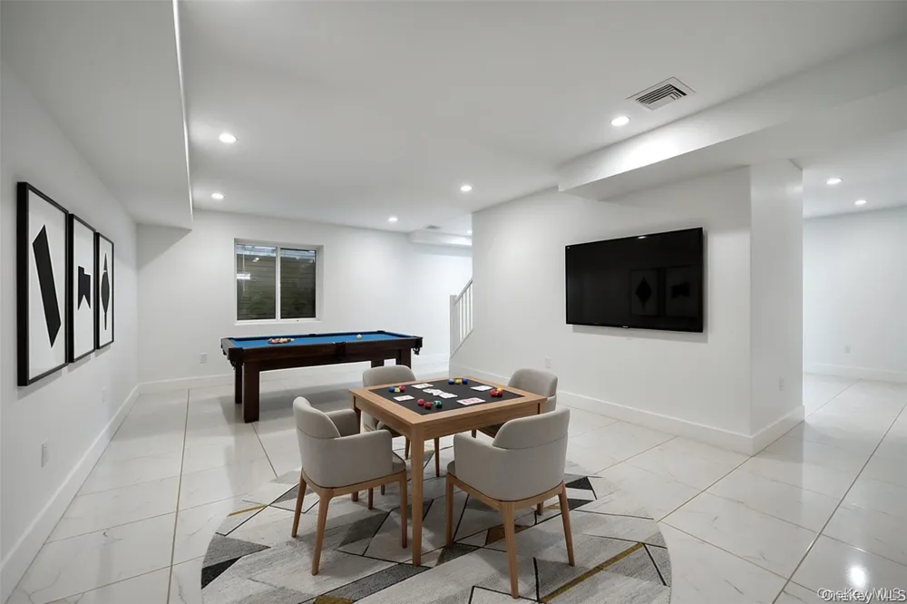 1 Manhasset Avenue #B Port Washington, NY 11050