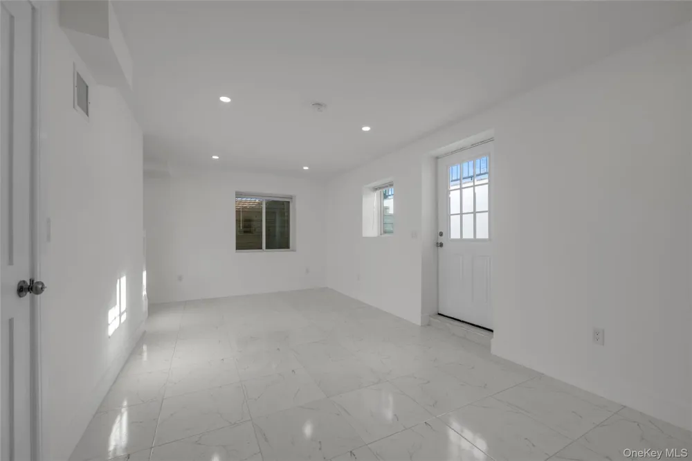 1 Manhasset Avenue #B Port Washington, NY 11050
