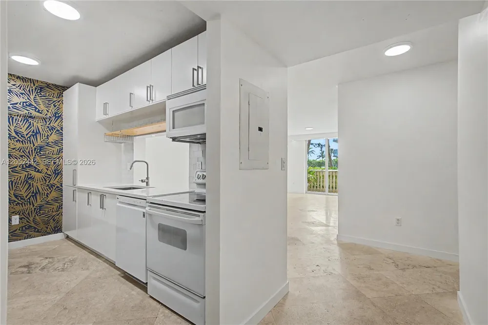 8888 Collins Ave #115 Surfside, FL 33154
