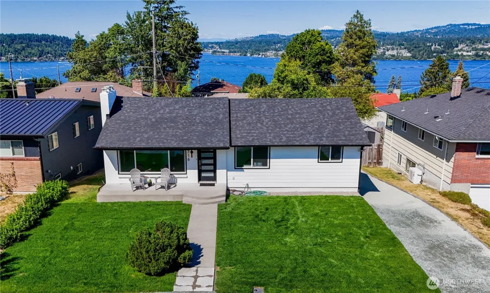 7716 S Mission Drive Seattle, WA 98178