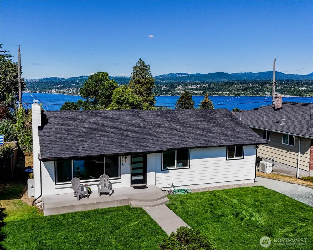 7716 S Mission Drive Seattle, WA 98178