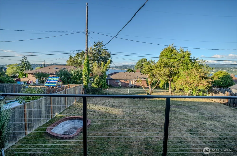 7716 S Mission Drive Seattle, WA 98178