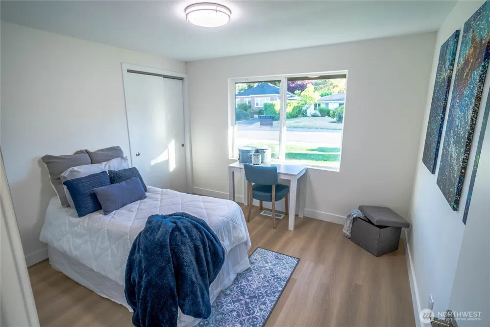 7716 S Mission Drive Seattle, WA 98178