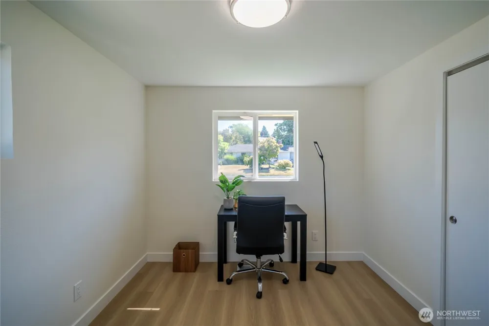 7716 S Mission Drive Seattle, WA 98178