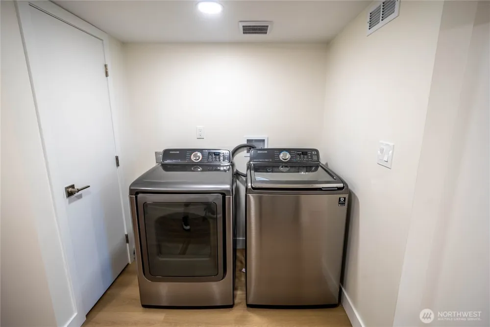 7716 S Mission Drive Seattle, WA 98178