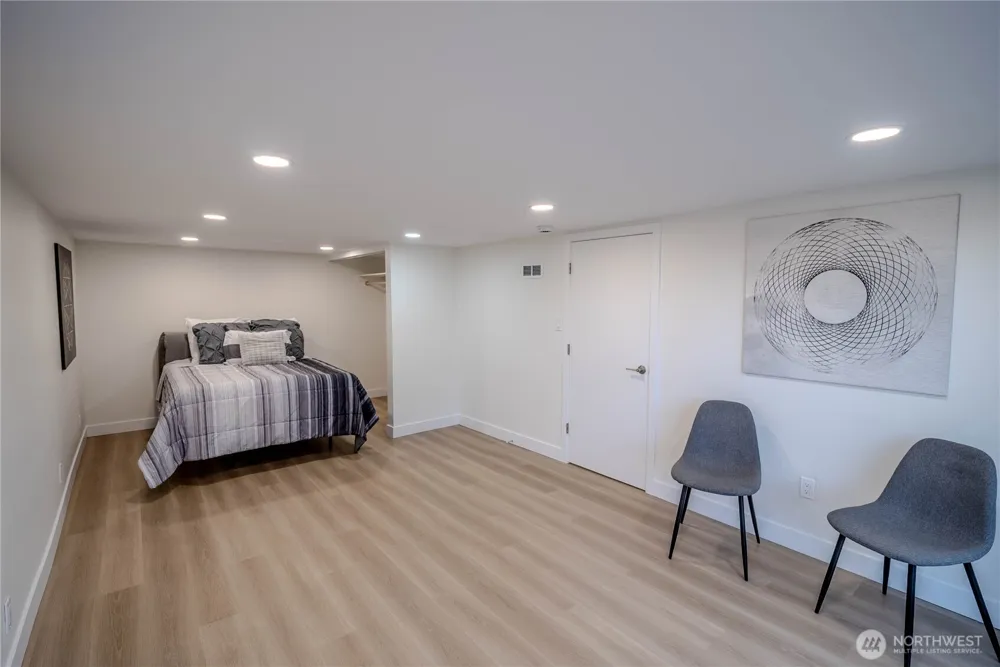 7716 S Mission Drive Seattle, WA 98178