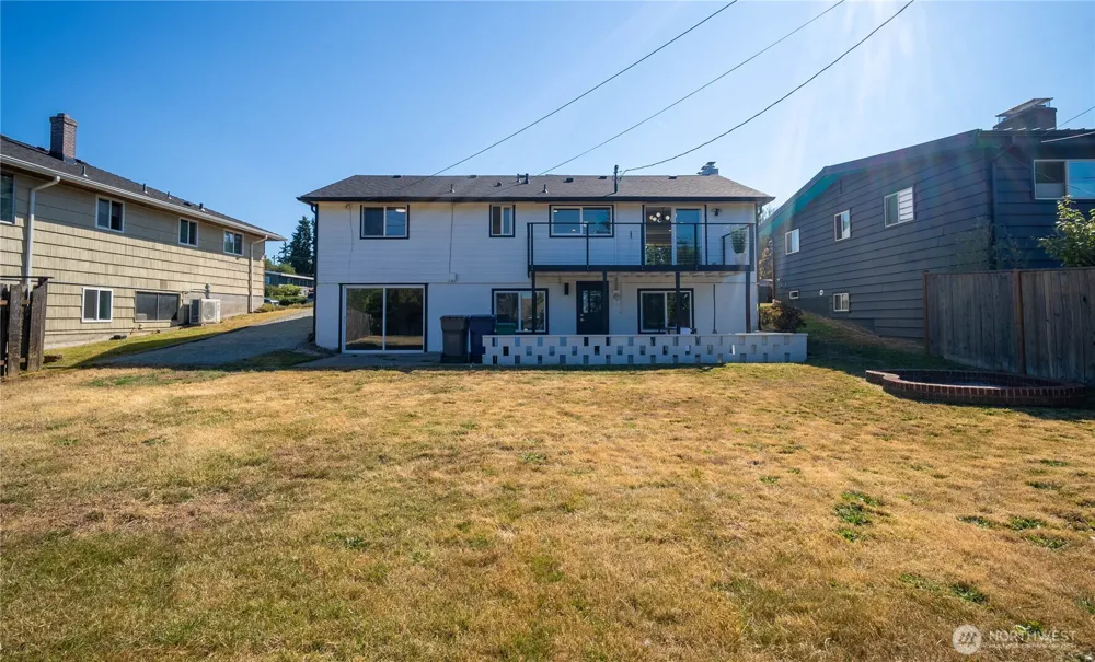 7716 S Mission Drive Seattle, WA 98178