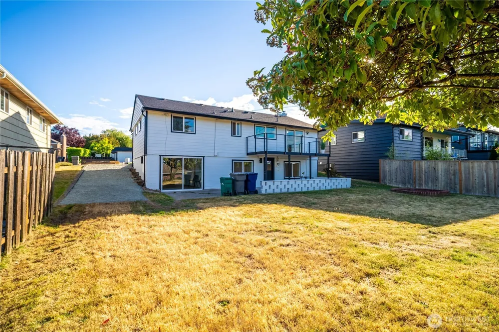 7716 S Mission Drive Seattle, WA 98178
