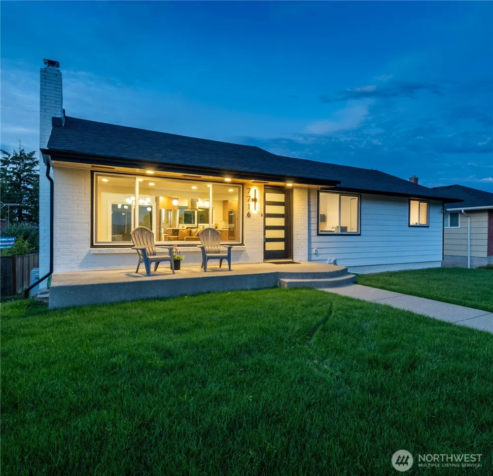 7716 S Mission Drive Seattle, WA 98178