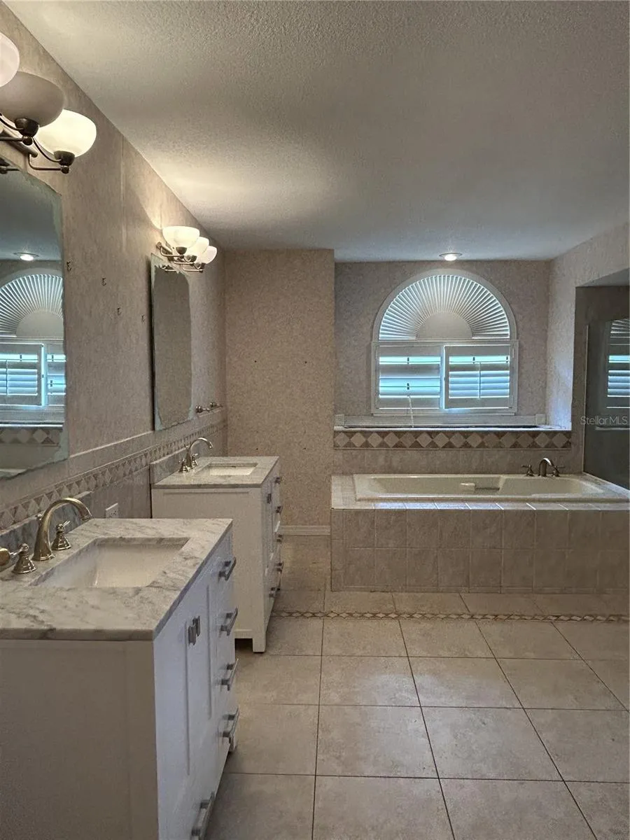 1612 GULF BEACH BOULEVARD Tarpon Springs, FL 34689