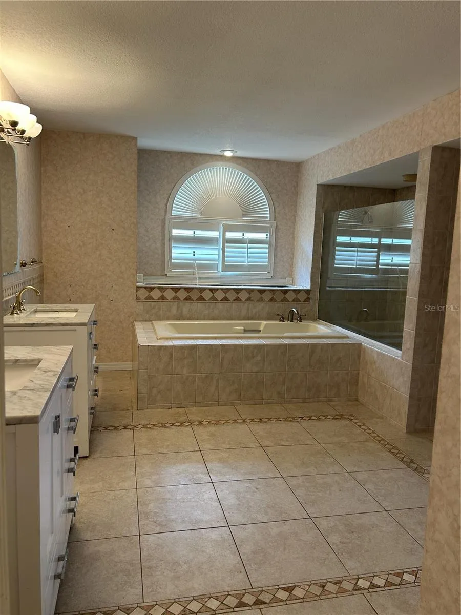 1612 GULF BEACH BOULEVARD Tarpon Springs, FL 34689