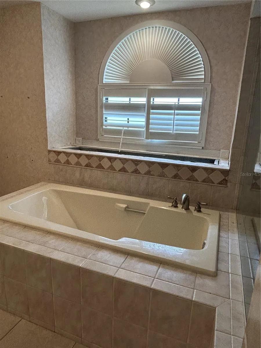 1612 GULF BEACH BOULEVARD Tarpon Springs, FL 34689