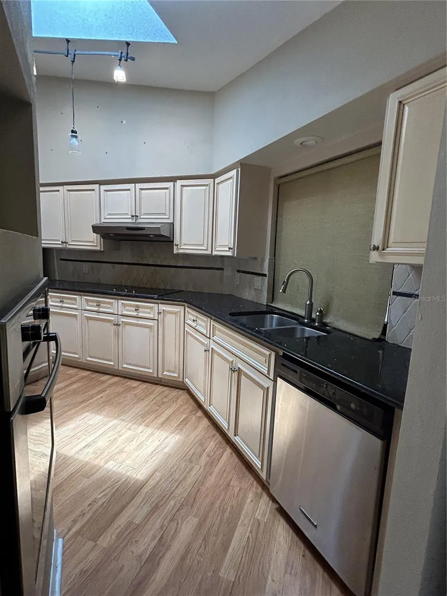 1612 GULF BEACH BOULEVARD Tarpon Springs, FL 34689