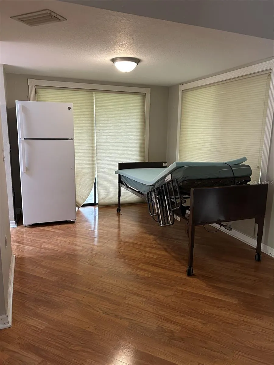 1612 GULF BEACH BOULEVARD Tarpon Springs, FL 34689