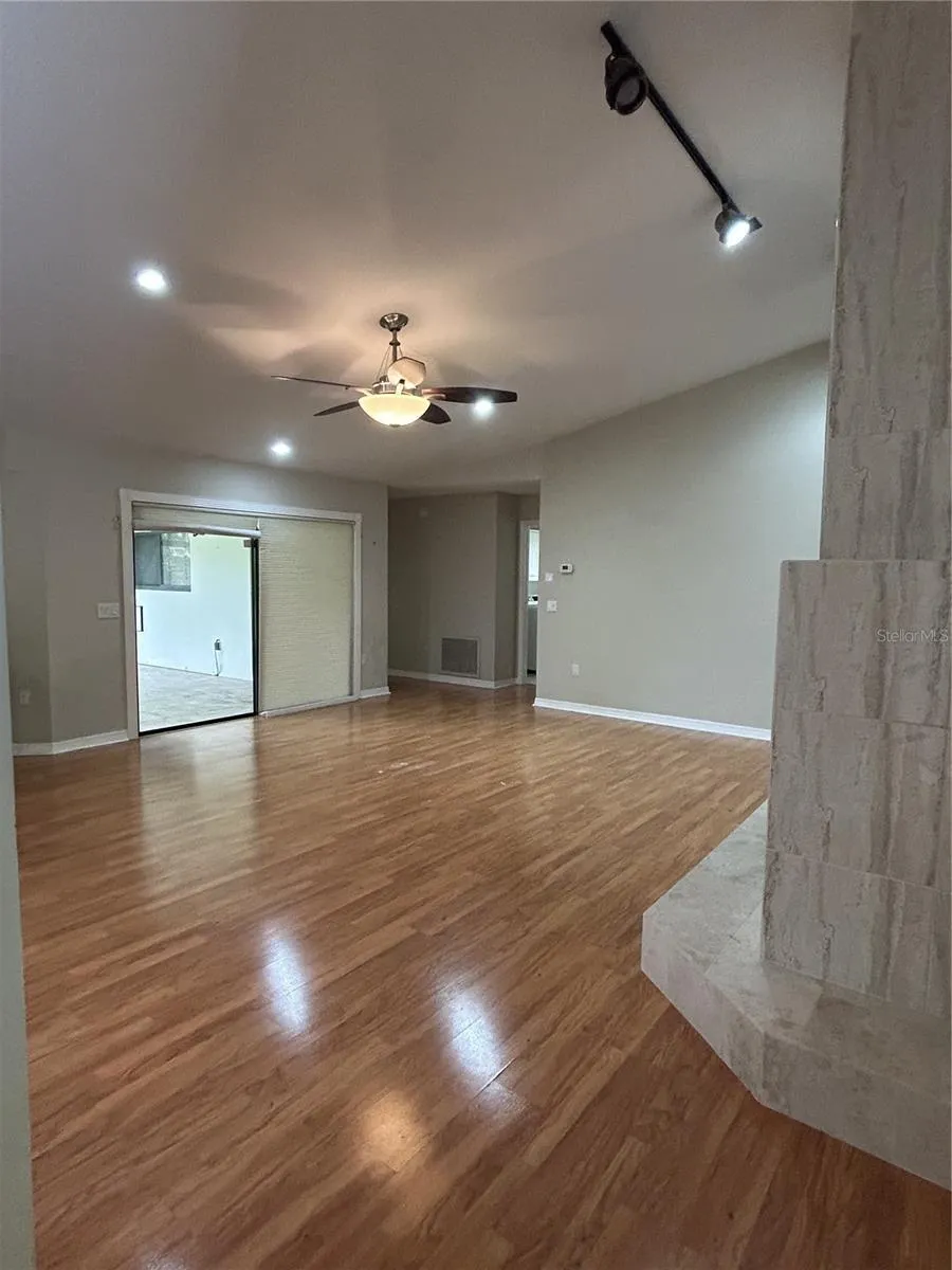 1612 GULF BEACH BOULEVARD Tarpon Springs, FL 34689