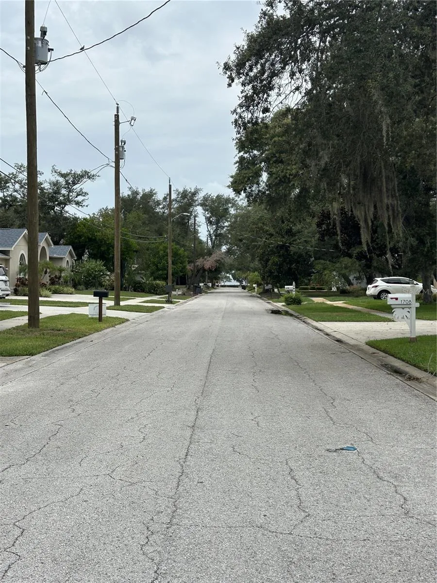 1612 GULF BEACH BOULEVARD Tarpon Springs, FL 34689
