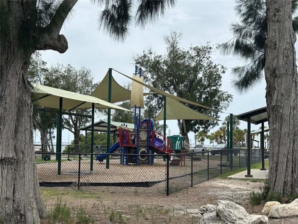 1612 GULF BEACH BOULEVARD Tarpon Springs, FL 34689