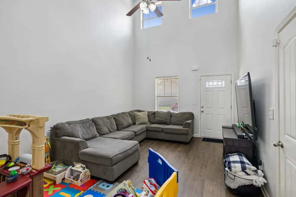 1040 Neeleys Bnd Spring Hill, TN 37174